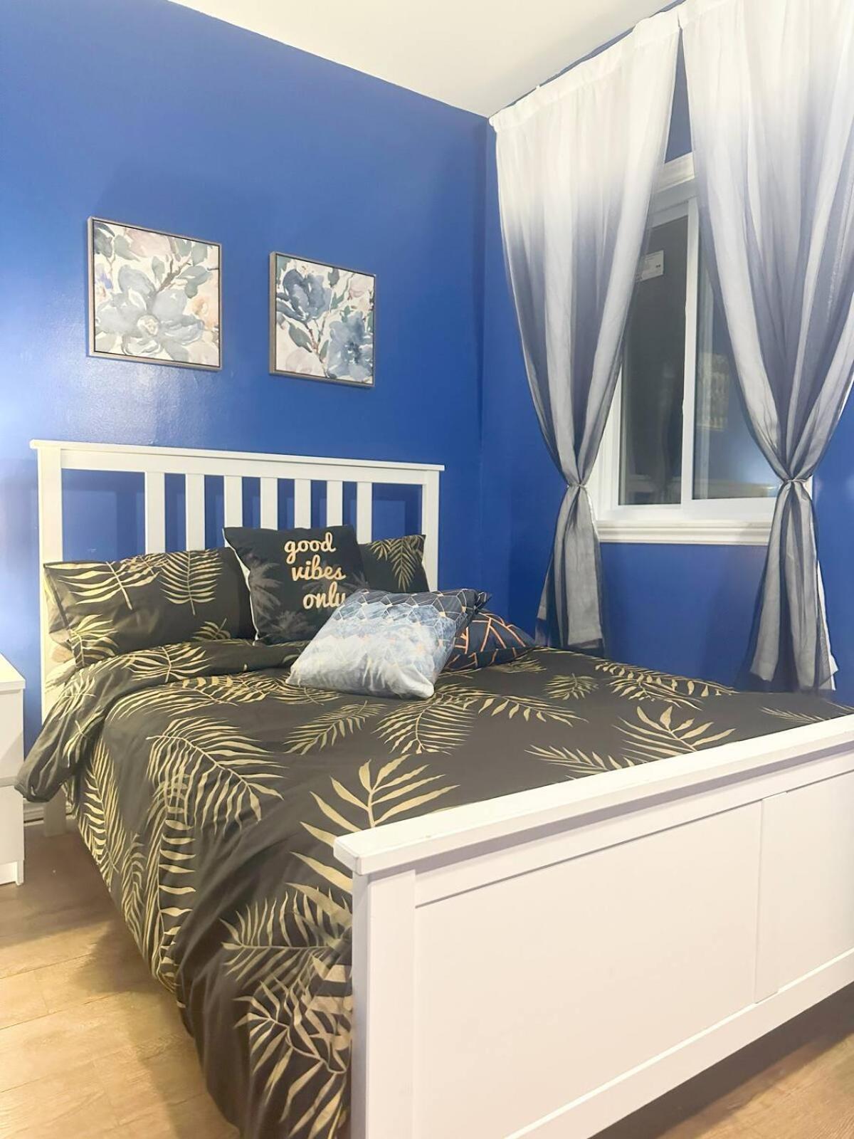 Apartment St Denis Unit 3-blue Dream