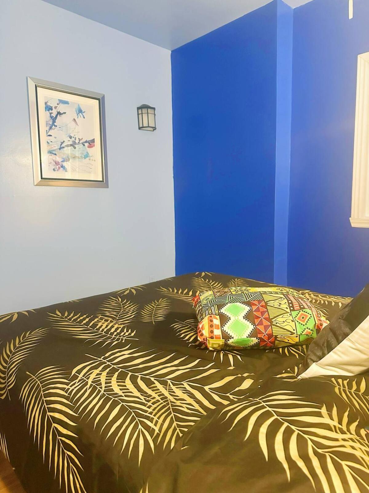 St Denis Unit 3-blue Dream Apartment Montreal