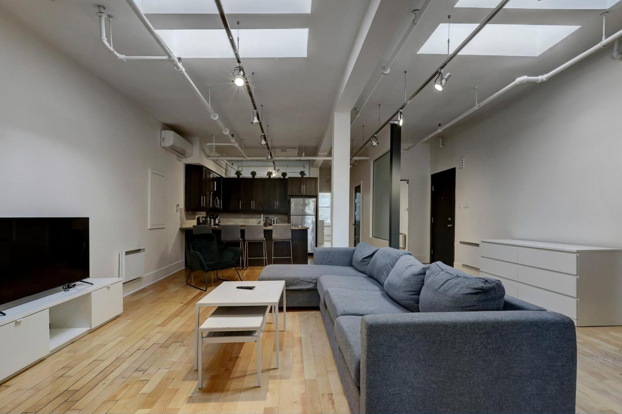 Apartment Spacious 4br1b Chic Retreat In The Plateau Zv7 Montreal