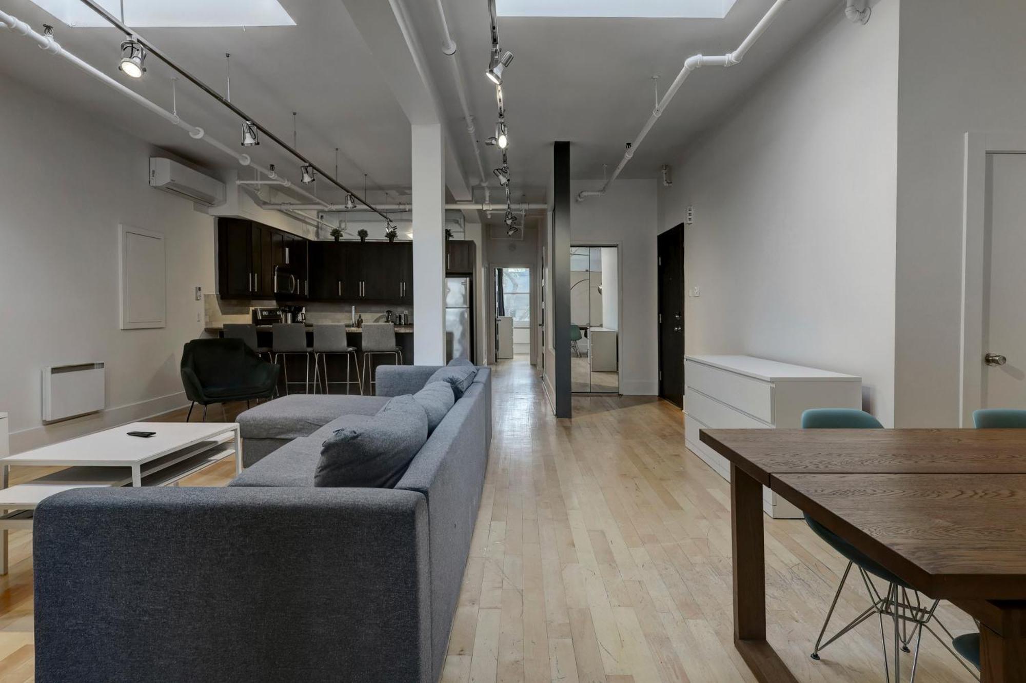 Spacious 4br1b Chic Retreat In The Plateau Zv7 Apartment