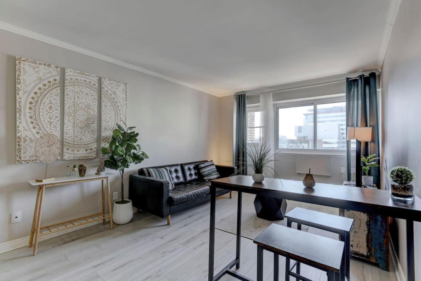 Unit In Heart Of Downtown Balcony View Zm5 Apartment Montreal