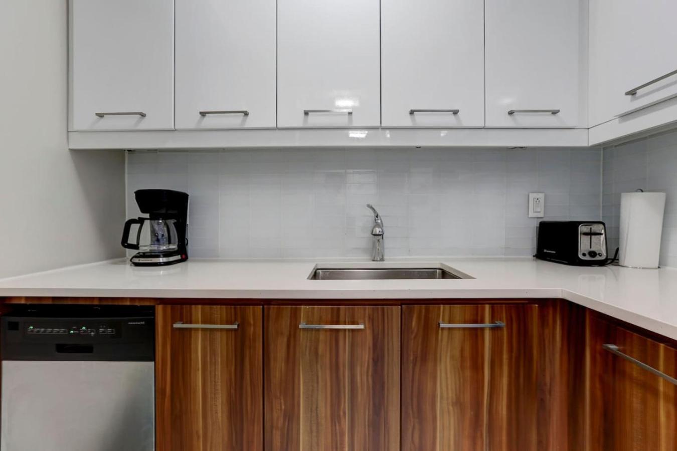 Unit In Heart Of Downtown Balcony View Zm5 Apartment *