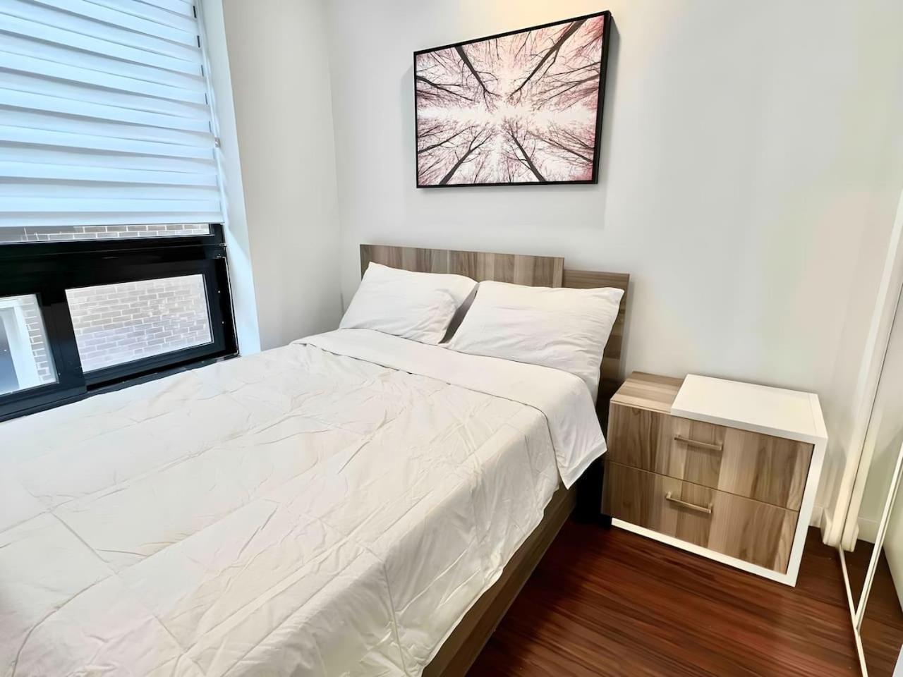 Apartment 1bdr Mezzanine-bishop-vibe Mtl Zx7 Montreal