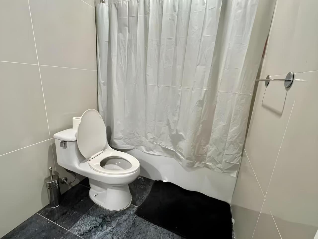 Apartment Charming 1bdr On Bishop St- Mtl Zx4 *