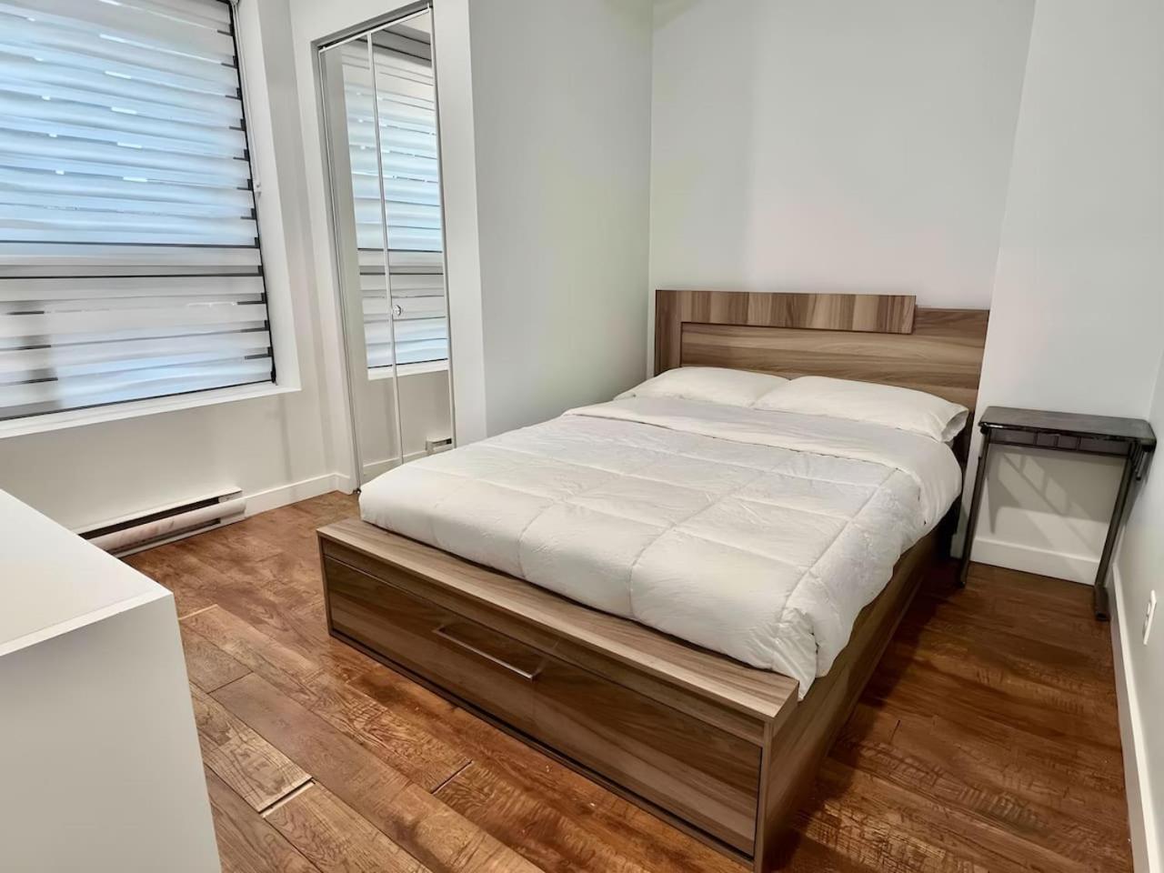 Apartment Charming 1bdr On Bishop St- Mtl Zx4