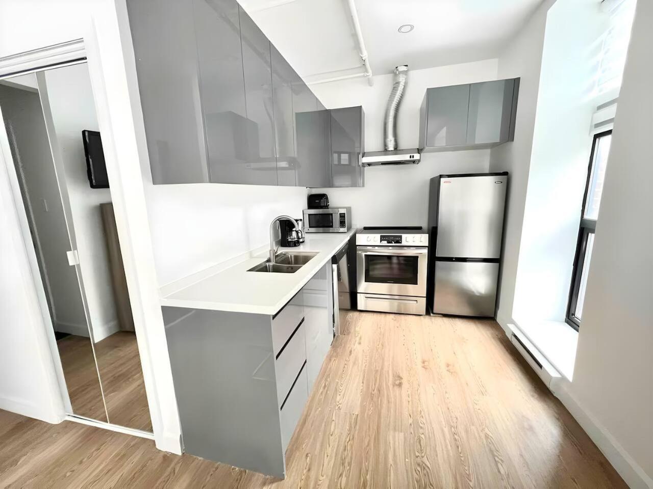 Urban On Bishop Hot Spot Dtown Mtl Zz6 Apartment Montreal