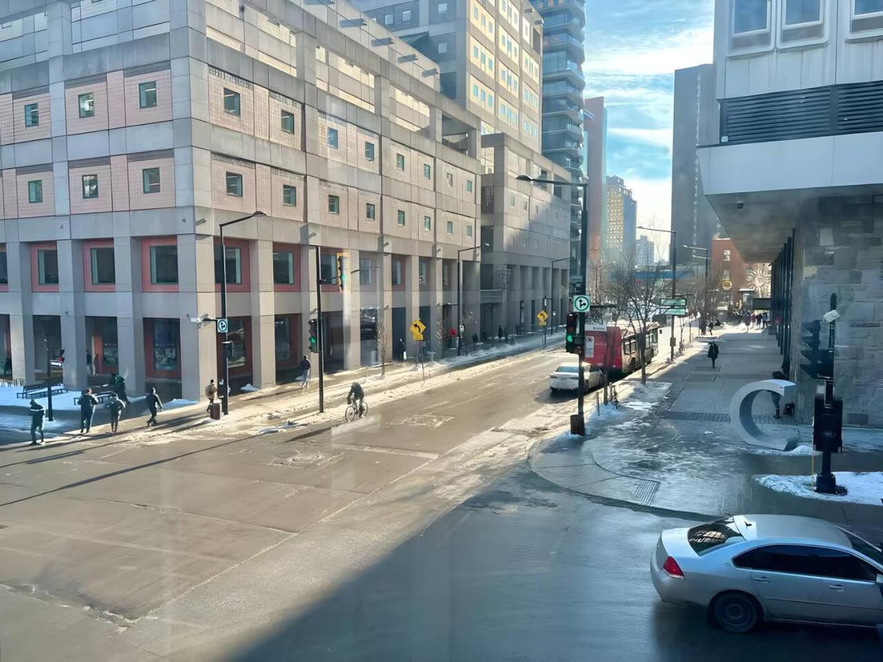 Apartment Urban On Bishop Hot Spot Dtown Mtl Zz6 Montreal