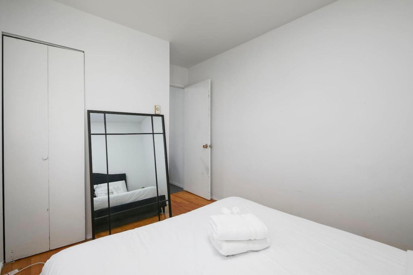Stunning 2b In Plateau Mont-royal Zb6 Apartment *