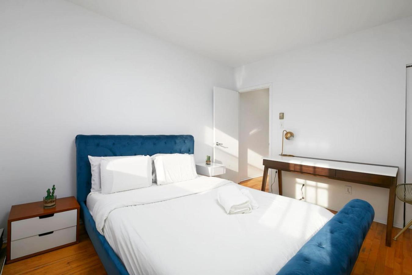 Apartment Stunning 2b In Plateau Mont-royal Zb6 *