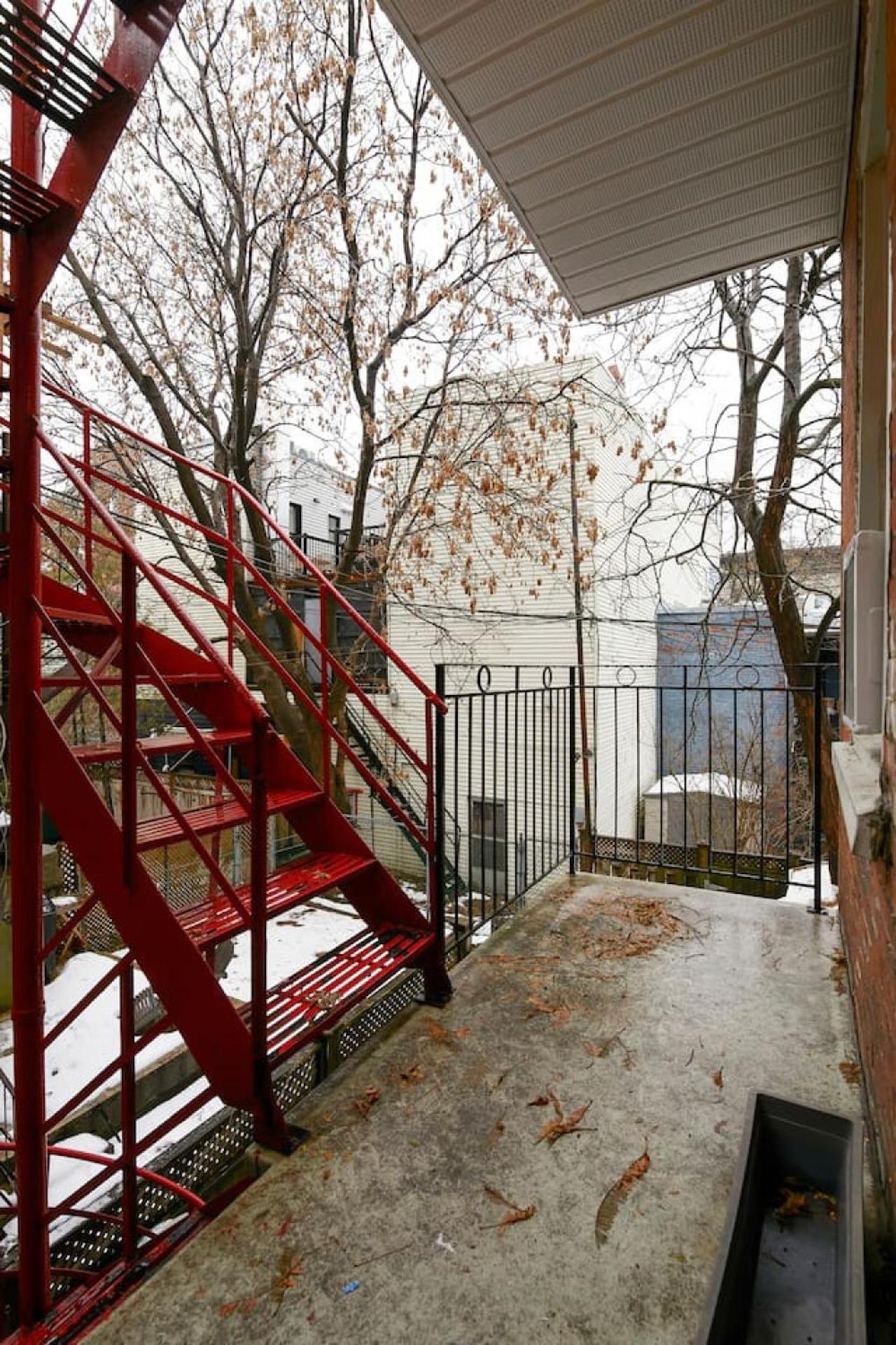 Convenient 4br In Mont Royal Downtown Zc7 Apartment