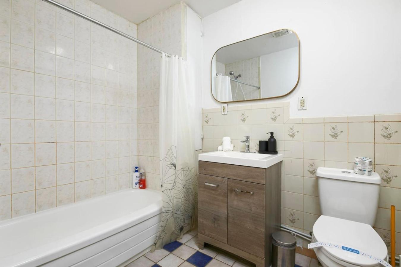 Apartment Convenient 4br In Mont Royal Downtown Zc7 *