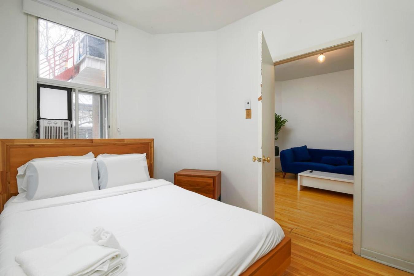 Convenient 4br In Mont Royal Downtown Zc7 Apartment Montreal