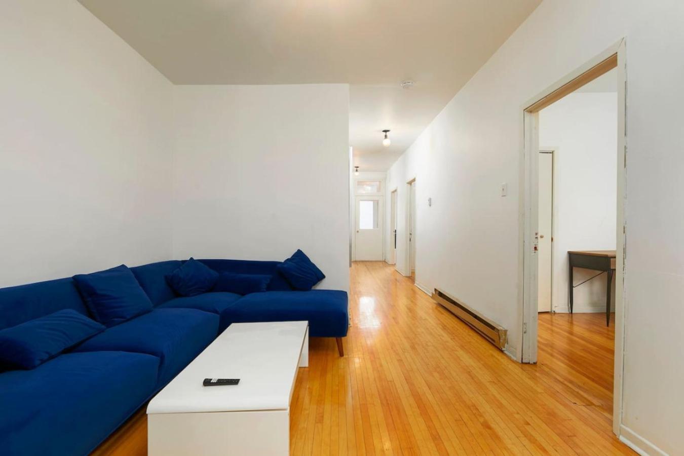 Convenient 4br In Mont Royal Downtown Zc7 *