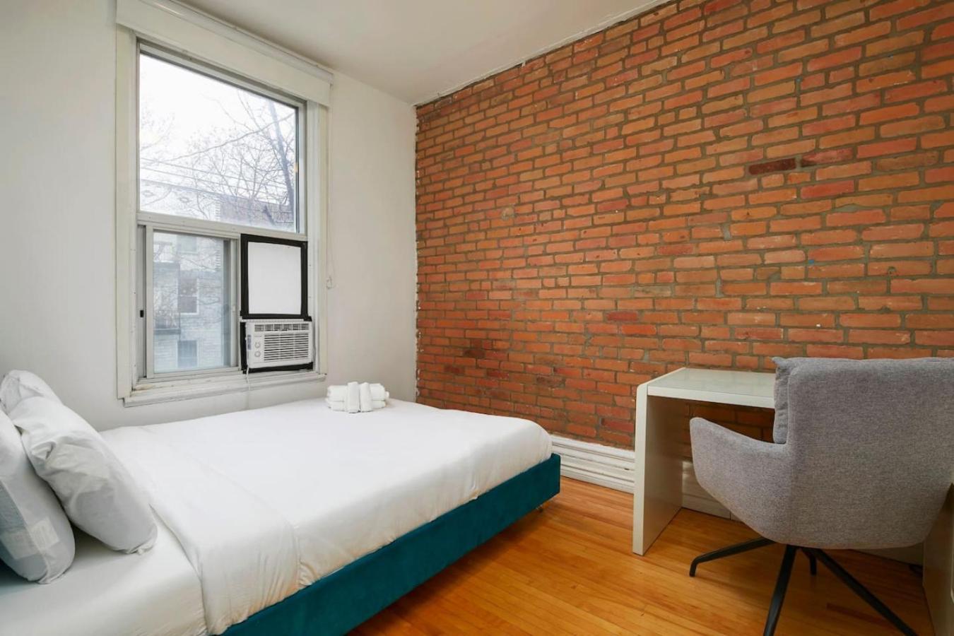 Convenient 4br In Mont Royal Downtown Zc7 * Montreal