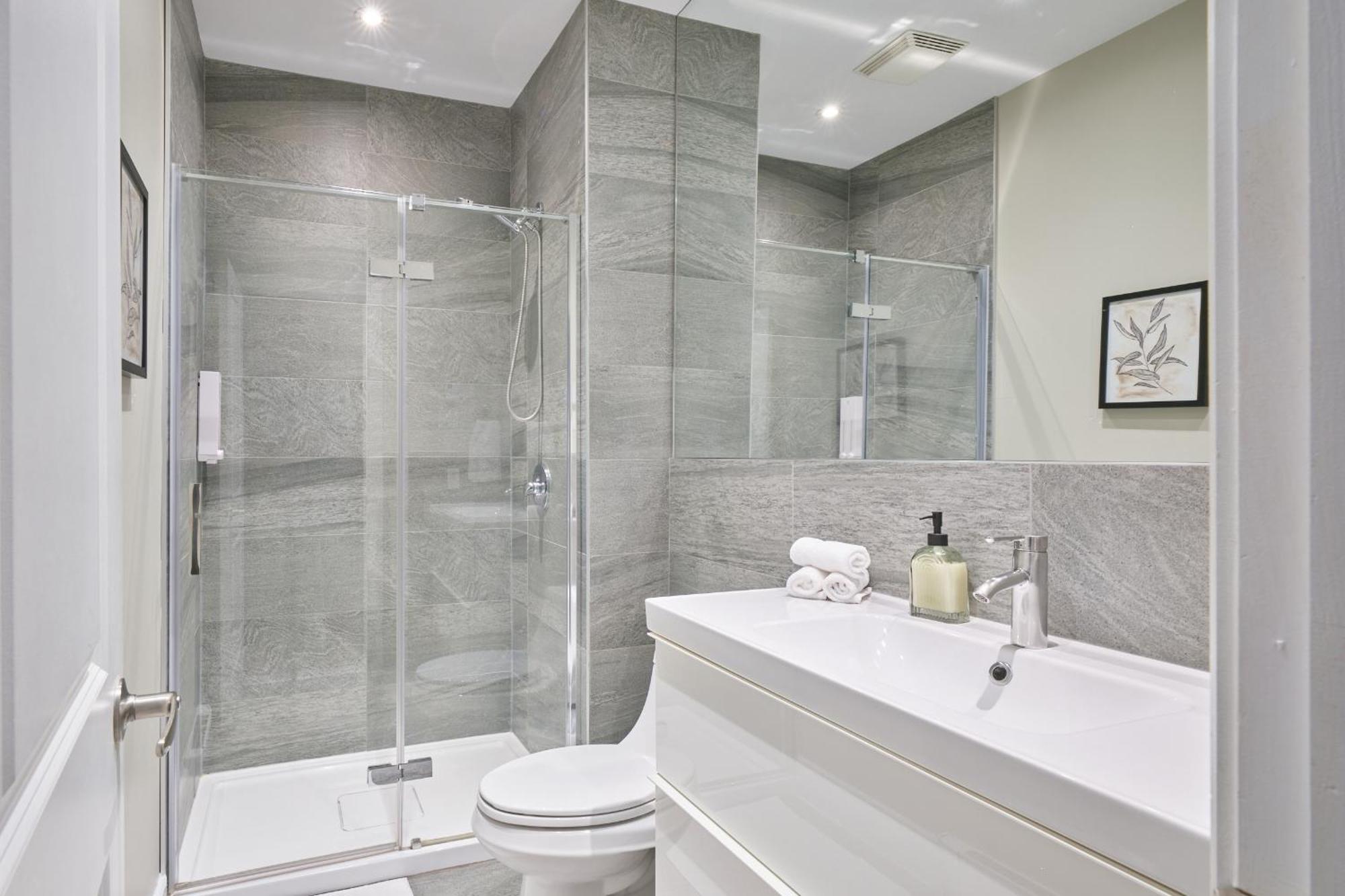 Mtlvacationrentals - The Fabfour Apartment Montreal