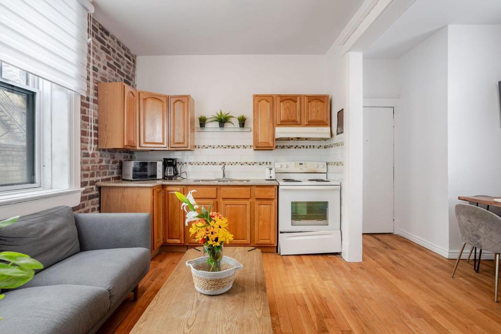 Premium Location Stylish 3br Downtown Zh9 Apartment