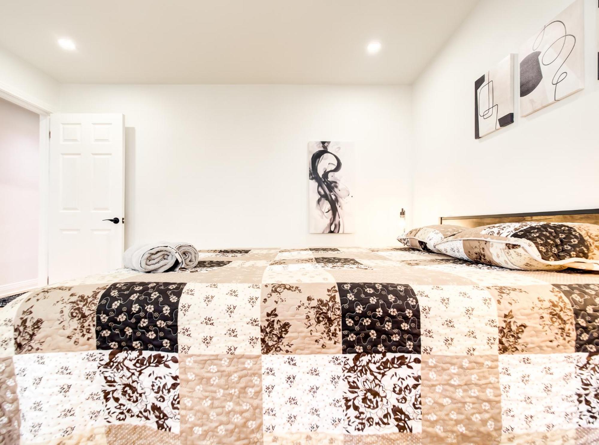 Spacious 4-bedrooms In Homa 22 * Montreal