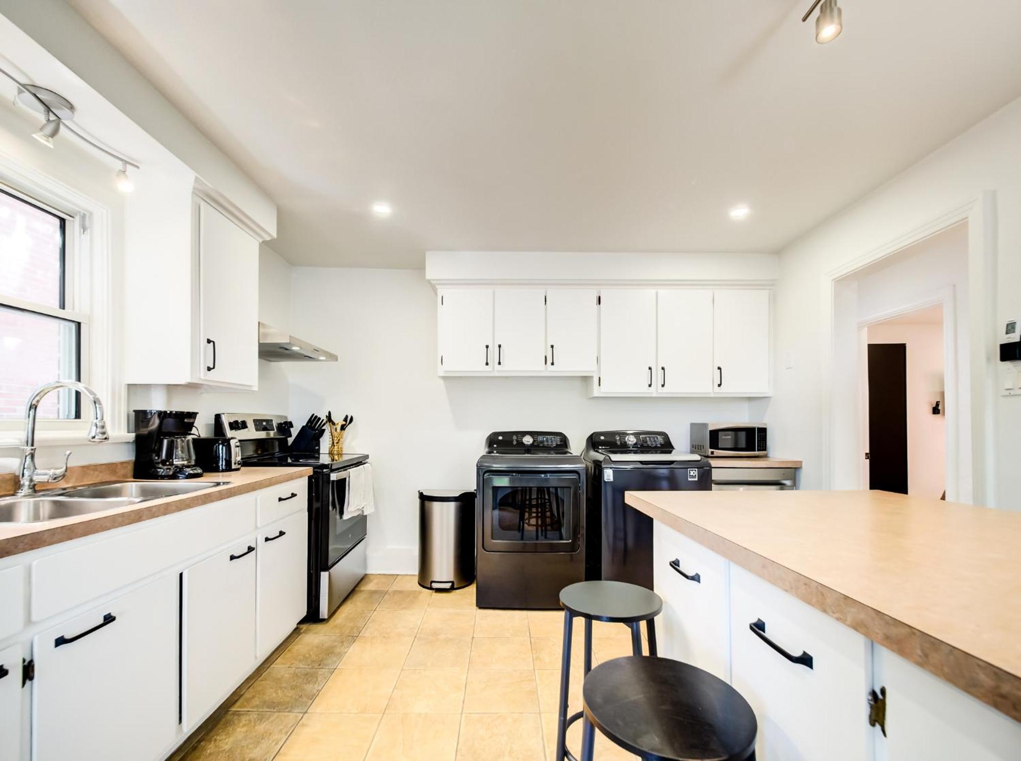 Spacious 4-bedrooms In Homa 22