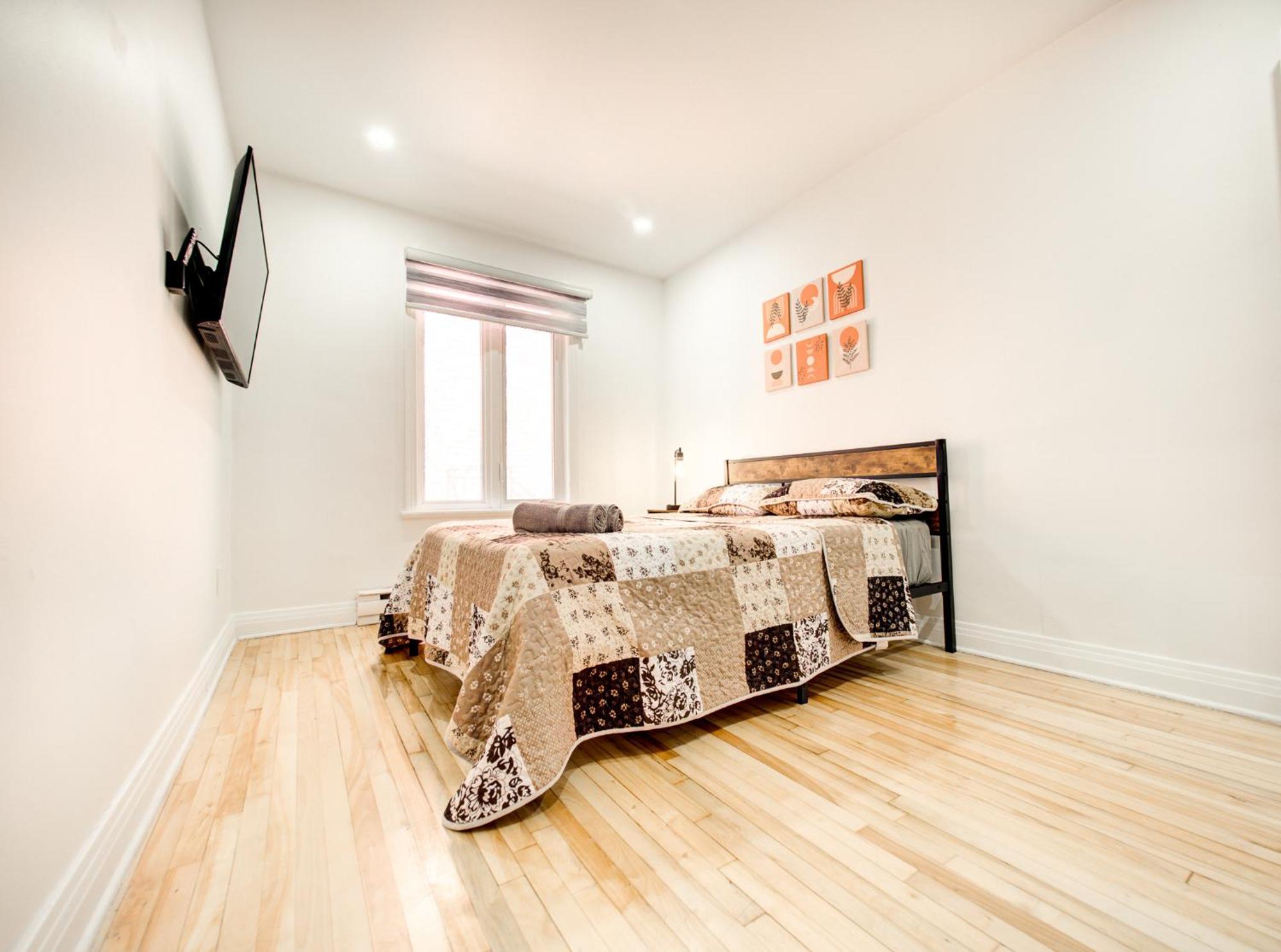 Apartment Spacious 4-bedrooms In Homa 22 Montreal