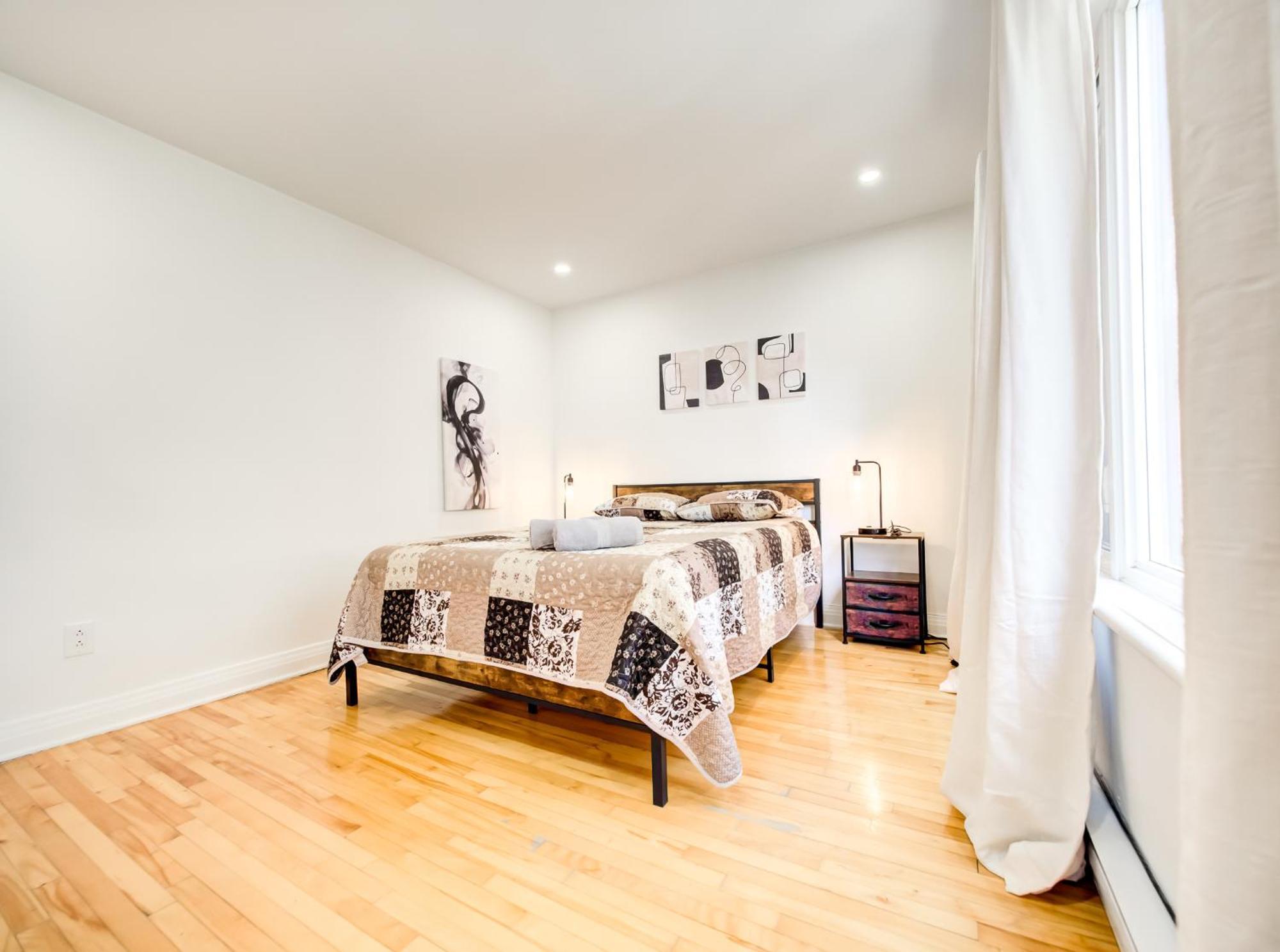 Spacious 4-bedrooms In Homa 22 Apartment Montreal