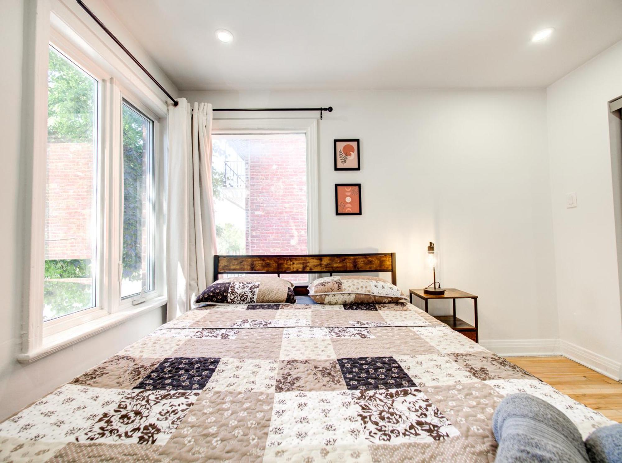 Spacious 4-bedrooms In Homa 22 * Montreal