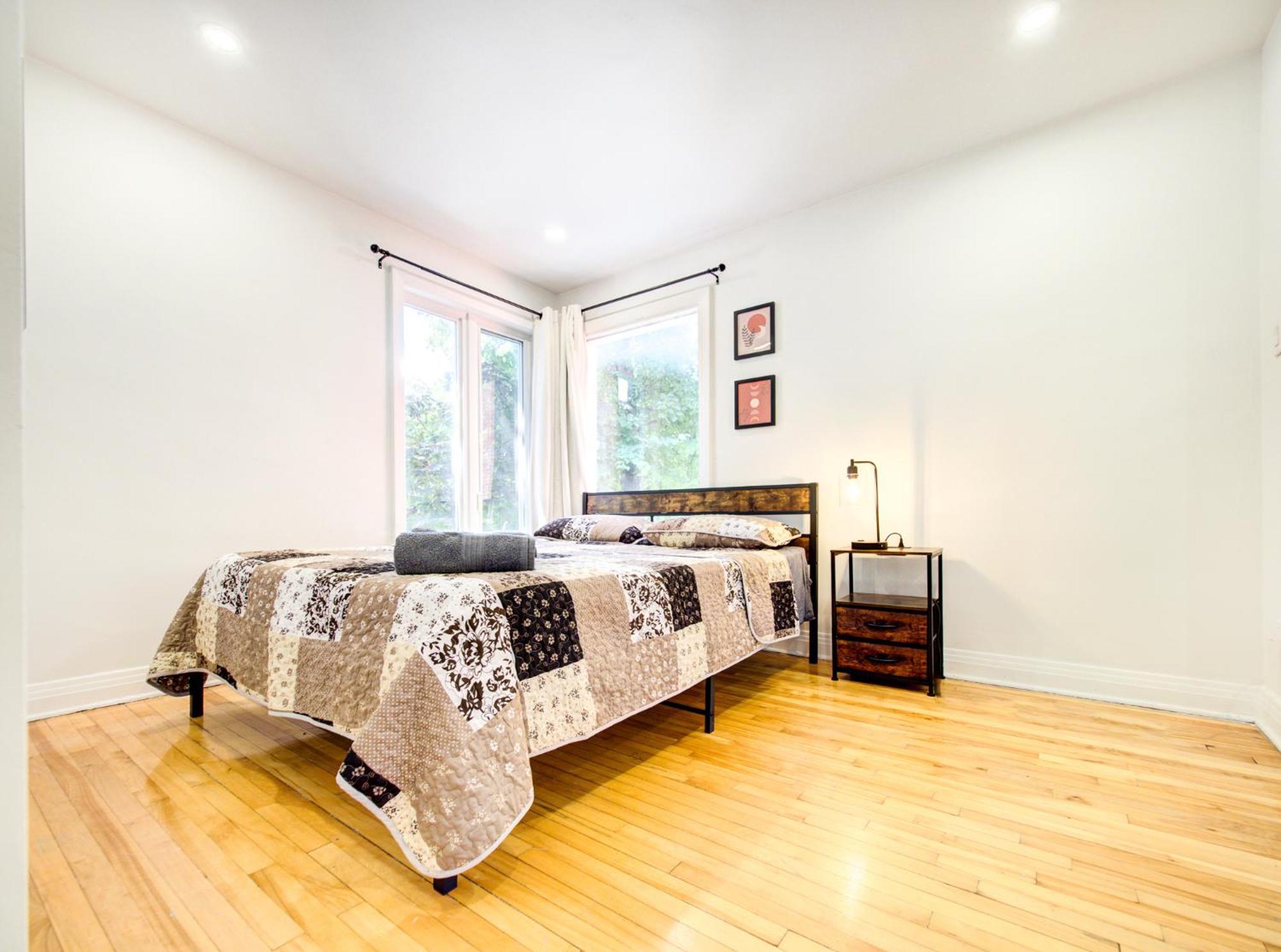 Spacious 4-bedrooms In Homa 22 * Montreal