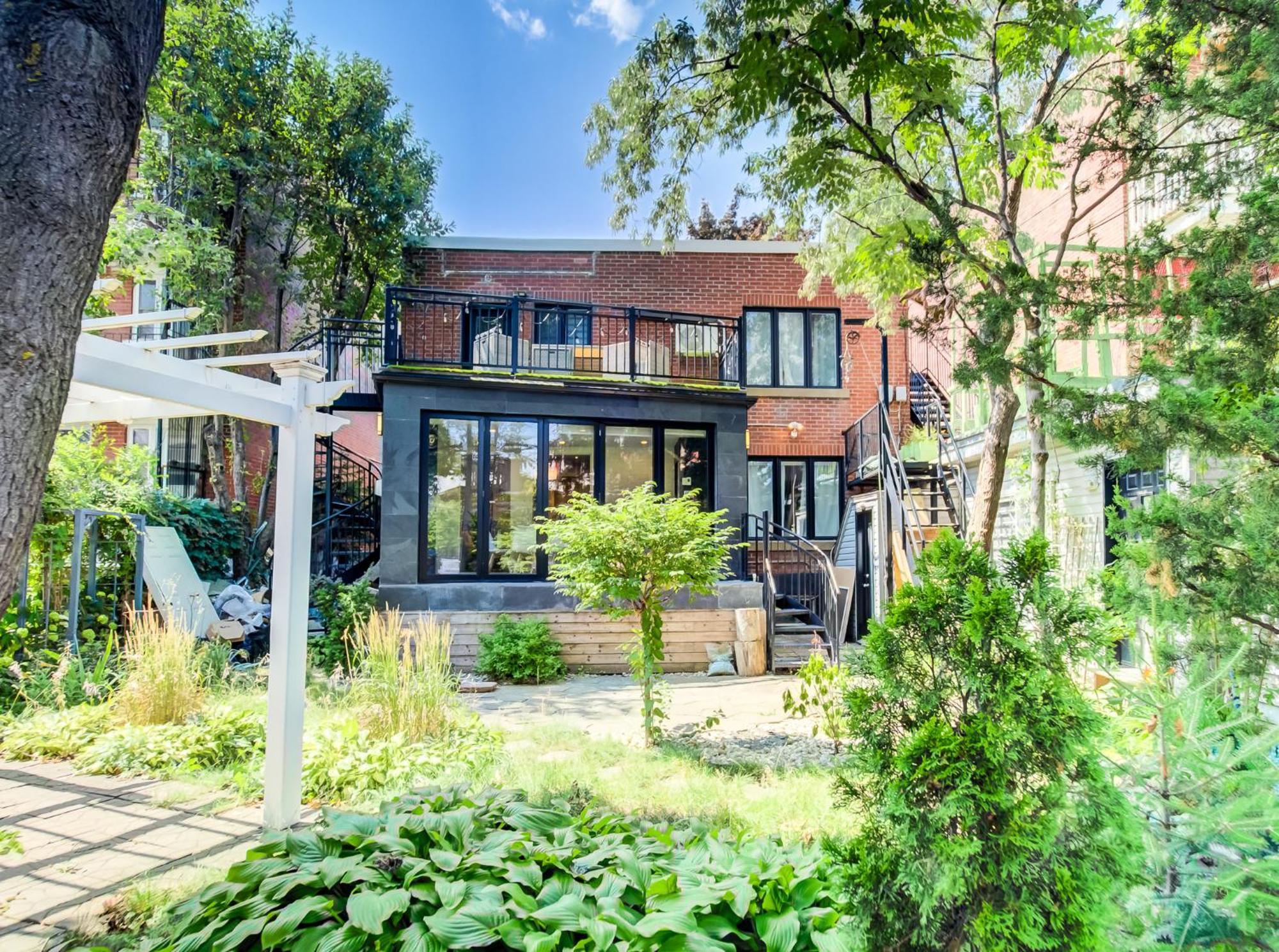 Spacious 4-bedrooms In Homa 22 Apartment Montreal
