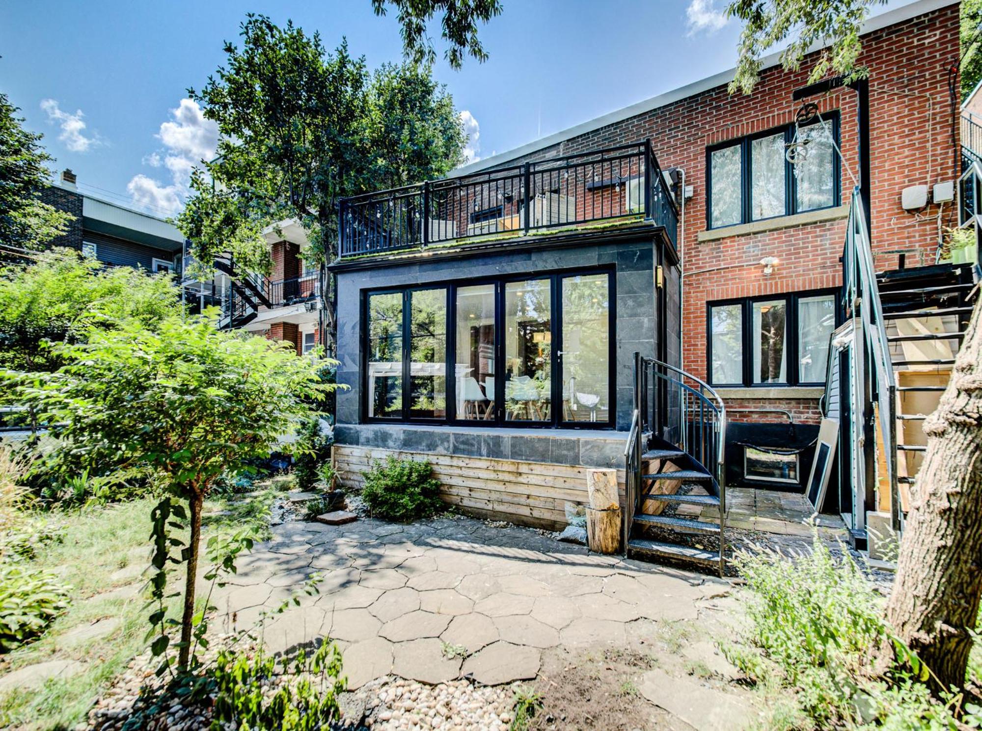 Spacious 4-bedrooms In Homa 22 Apartment Montreal