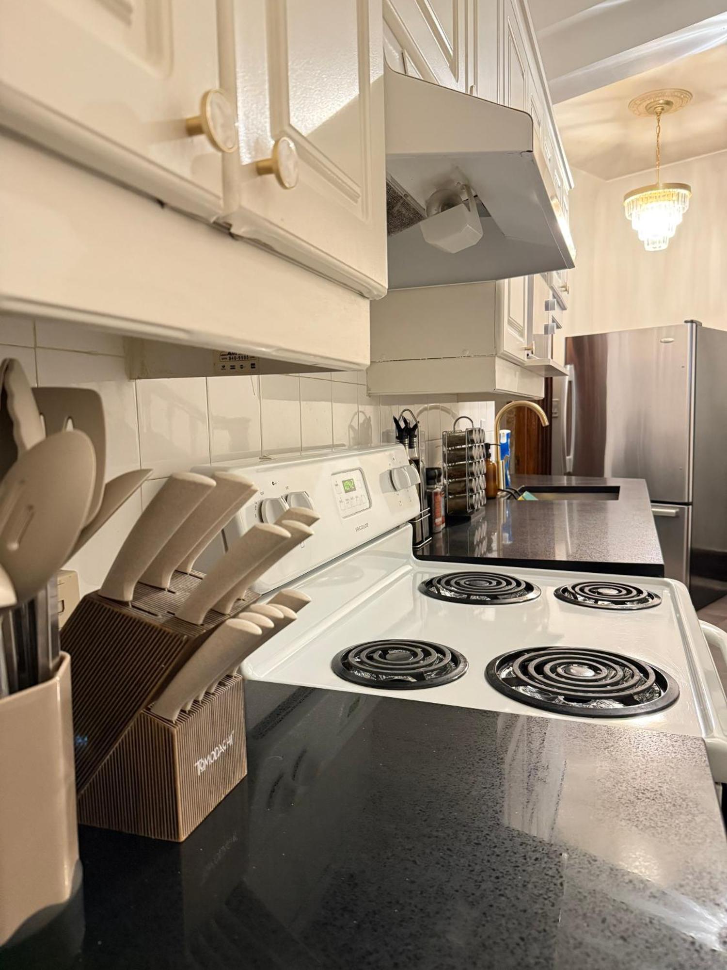 Authentic Spacious 1bdr In Downtown * Montreal