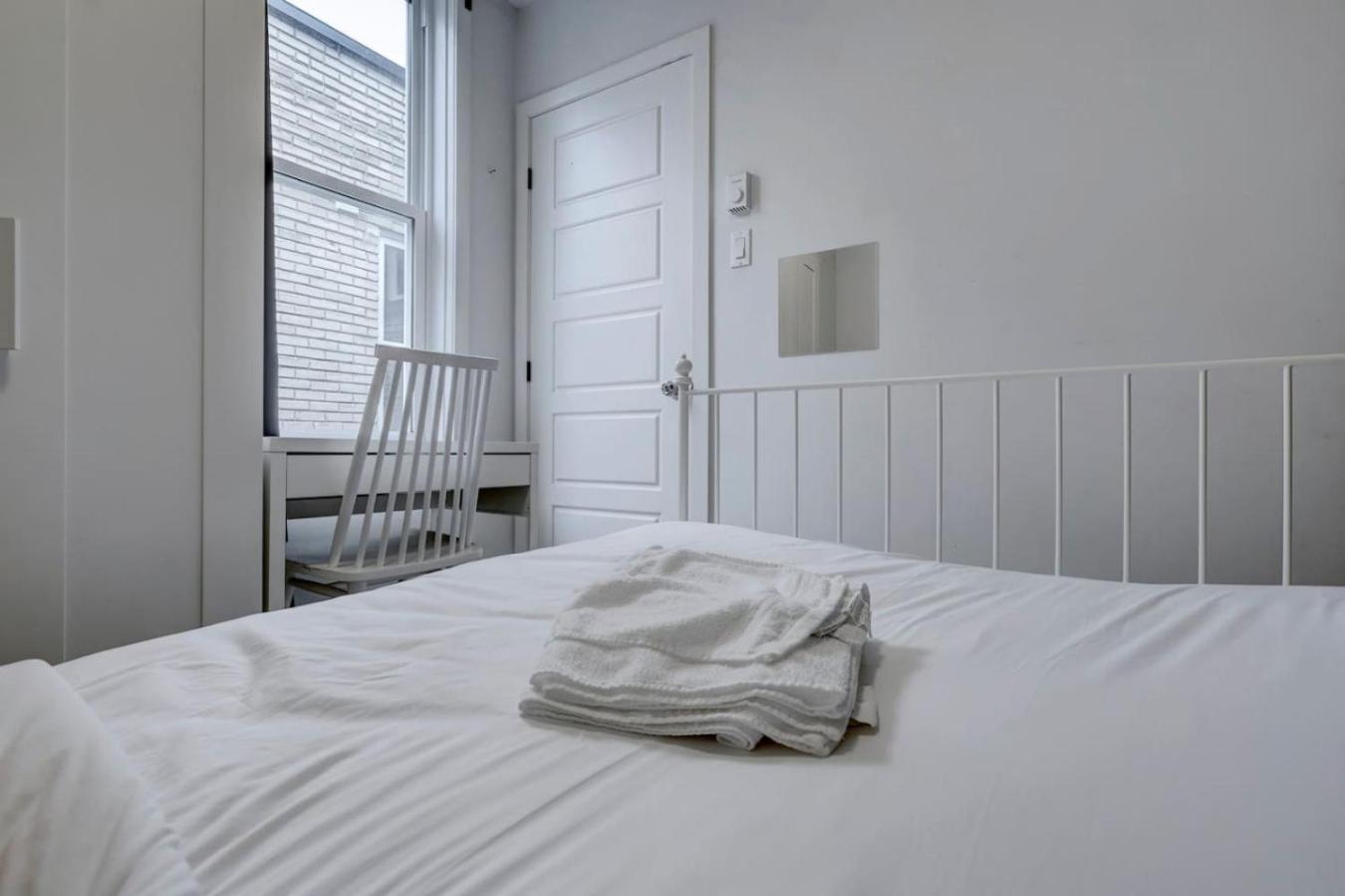 Elegant 4br On In The Plateau Mtl Zj9 Apartment *