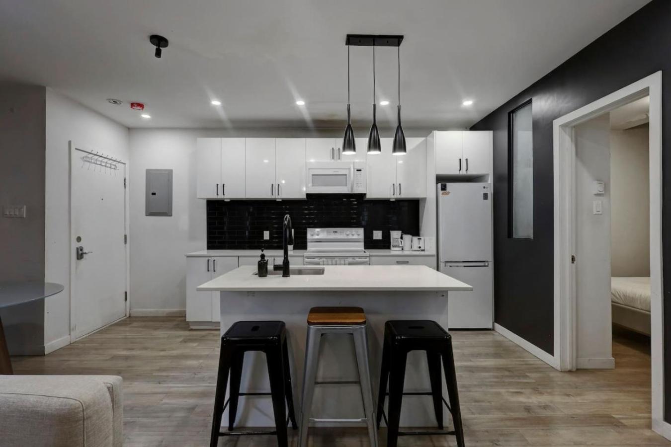 Elegant 4br On In The Plateau Mtl Zj9 Montreal