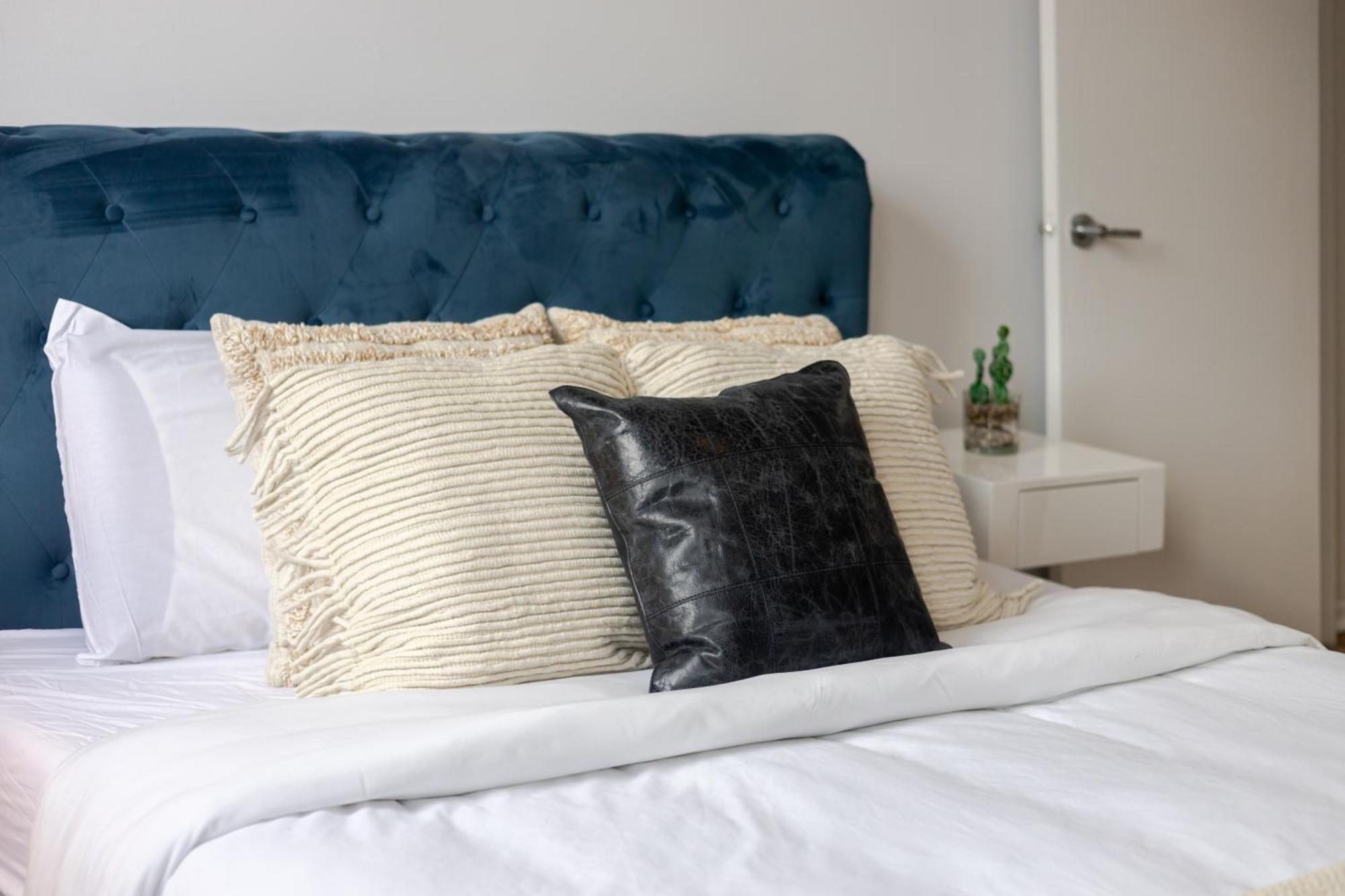 Stunning 2b In Plateau Mont-royal Zb6 Apartment *