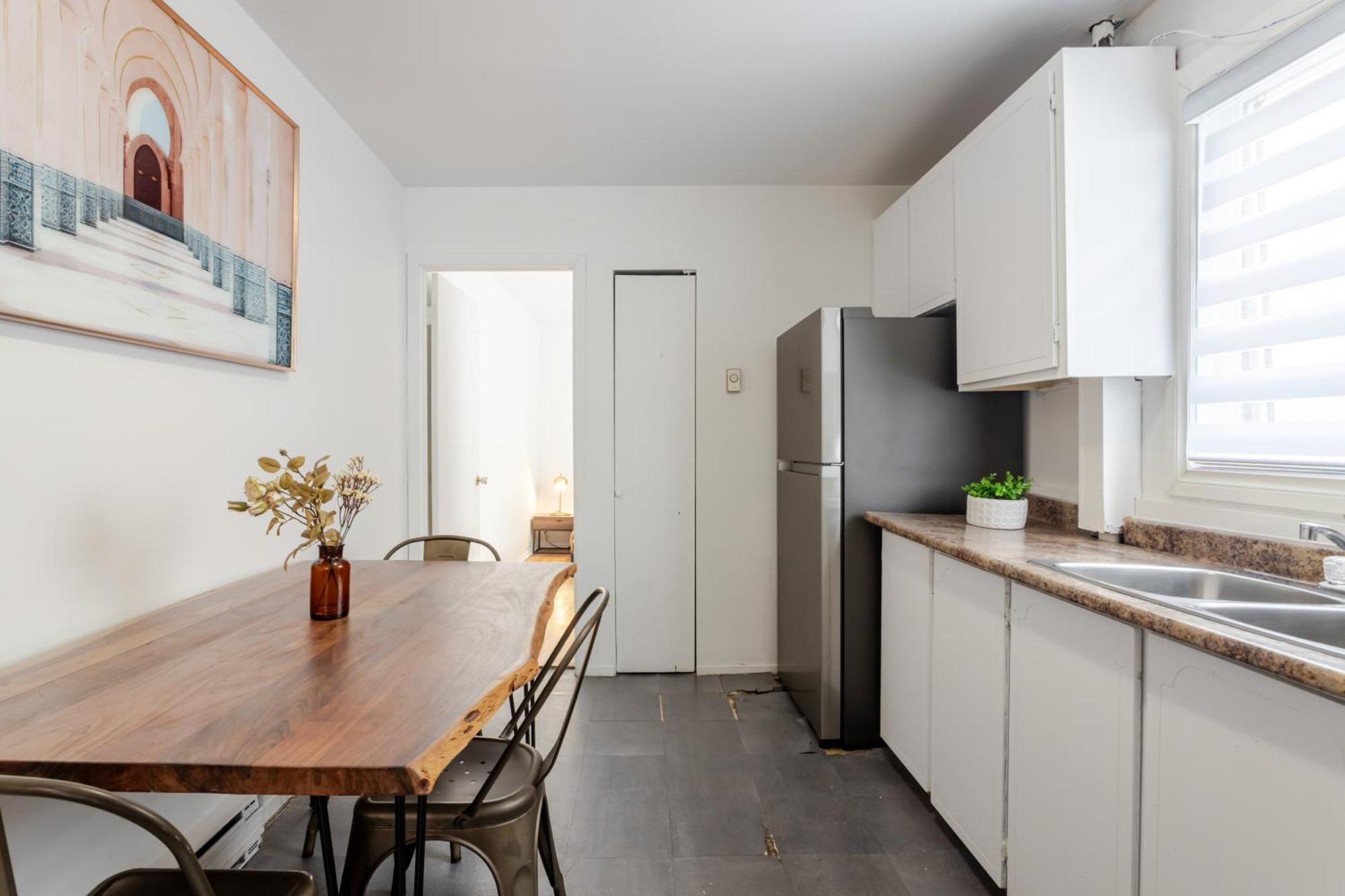 Stunning 2b In Plateau Mont-royal Zb6