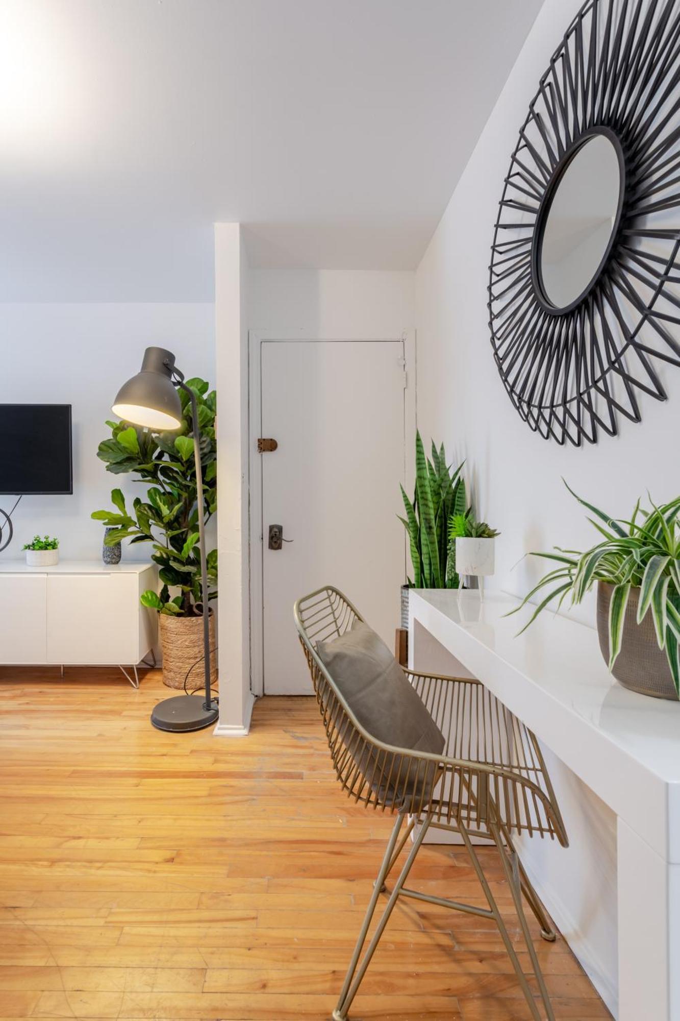 Apartment Stunning 2b In Plateau Mont-royal Zb6 Montreal