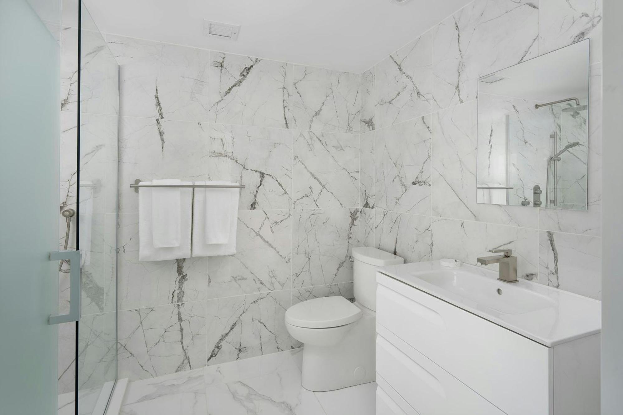 Sonder By Marriott Bonvoy La Galerie Hotel Montreal