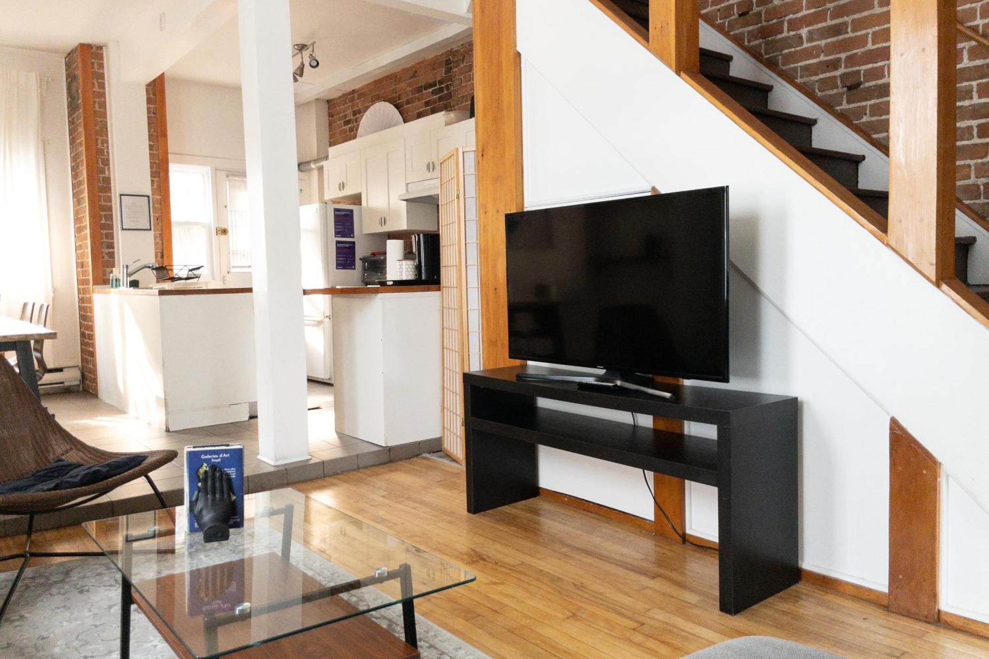 Perfect For Groups Big Livingroom 2 Backyard 3br *