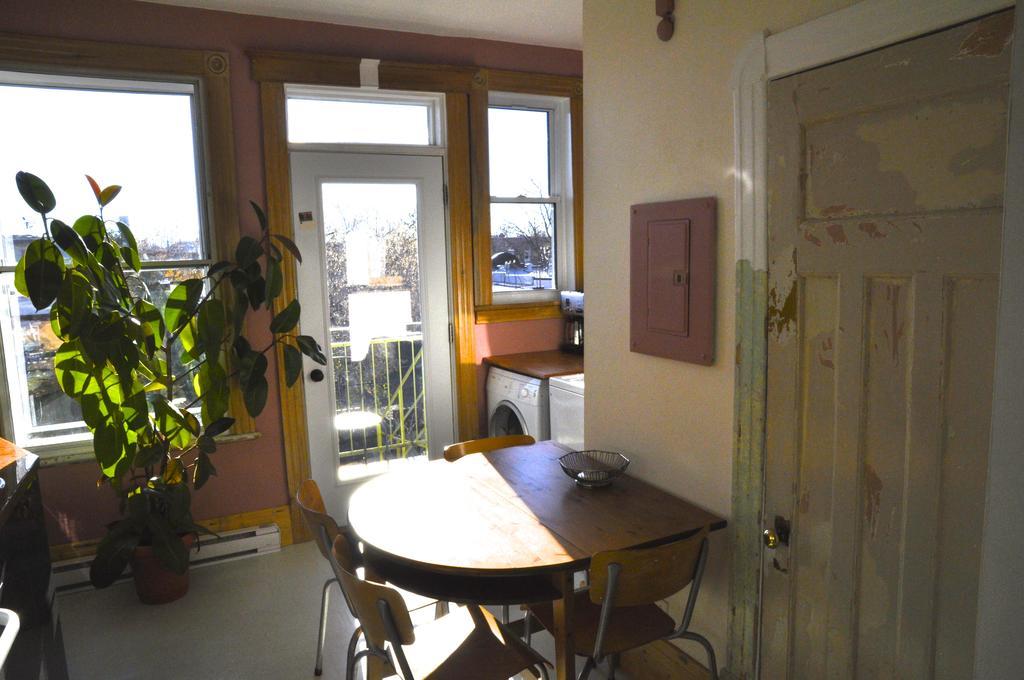 Apartment Habitats Julie Et David Montreal