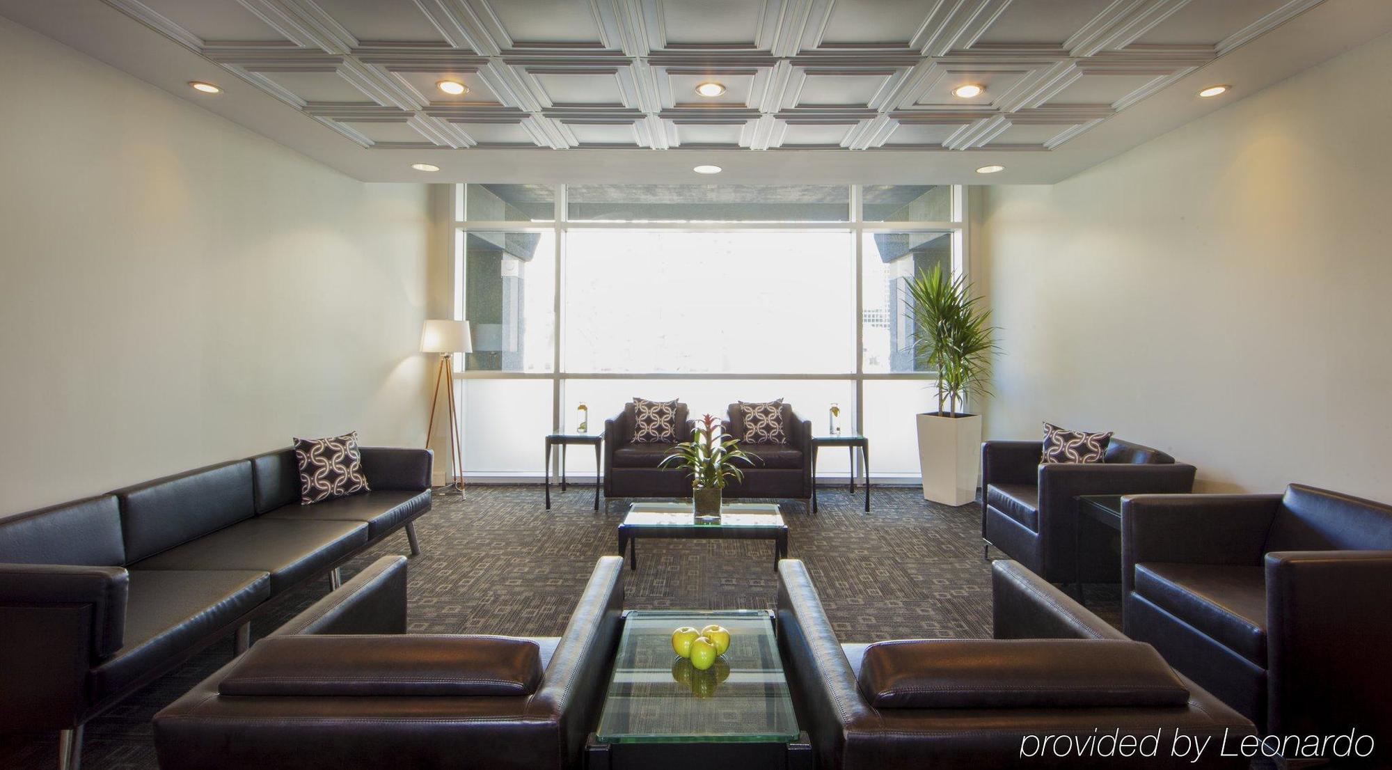 Warwick Le Crystal - Hotel Montreal