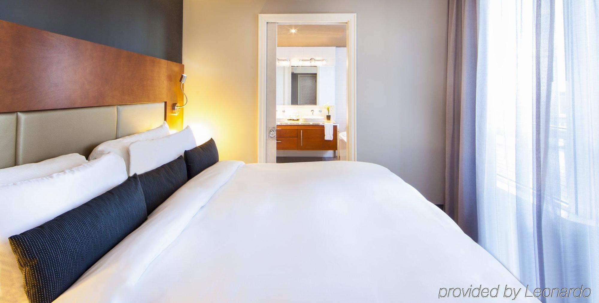 Warwick Le Crystal - Hotel