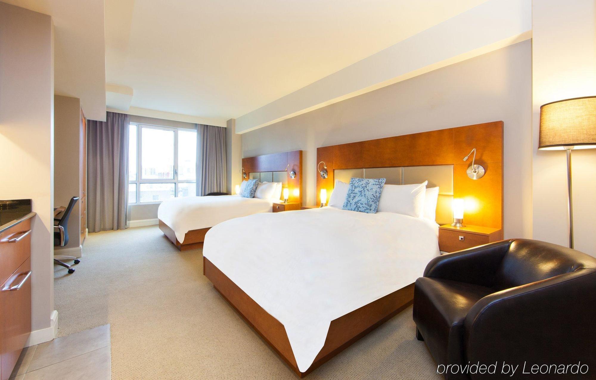 Warwick Le Crystal - Hotel