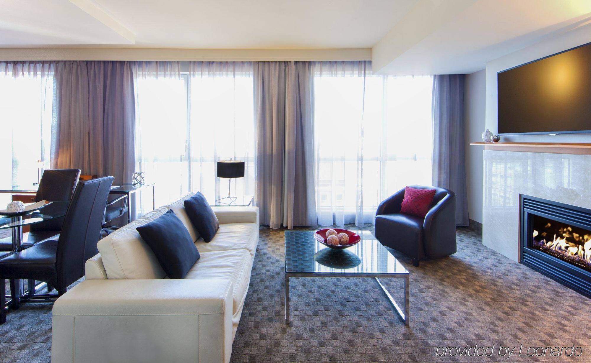Warwick Le Crystal - 5* Montreal