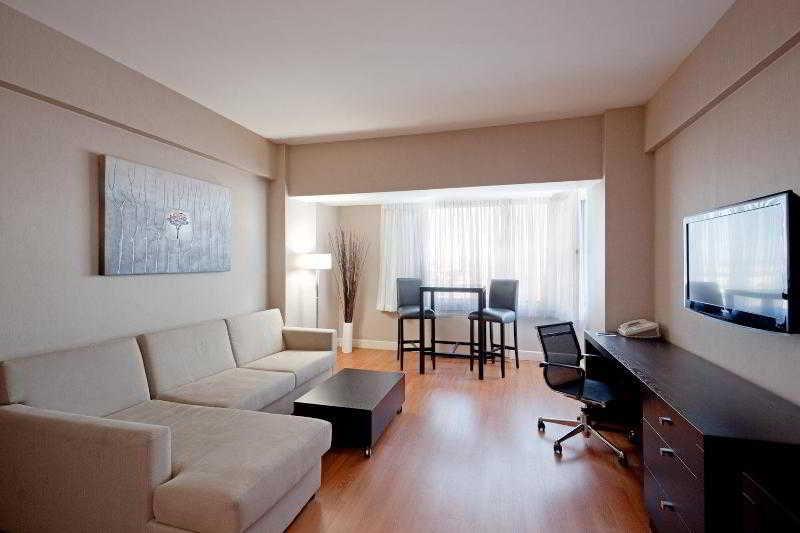Armon Plaza Airpt, Trademark Collection By Wyndham 4* Montreal