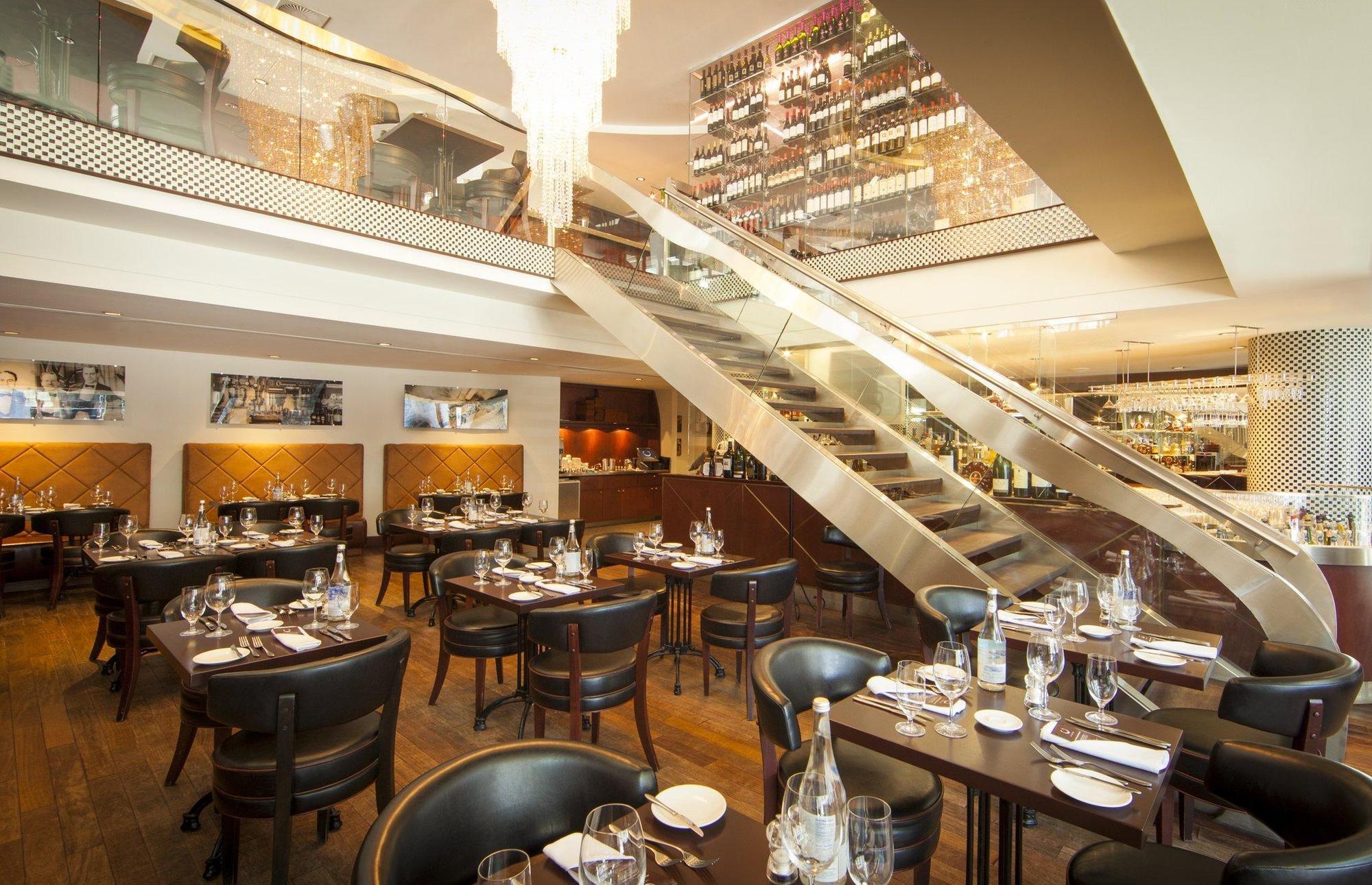 Hotel Warwick Le Crystal -