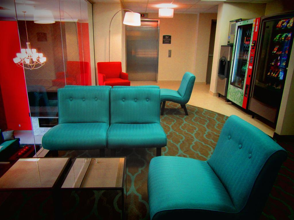 Best Western Plus Hotel Montreal 4*