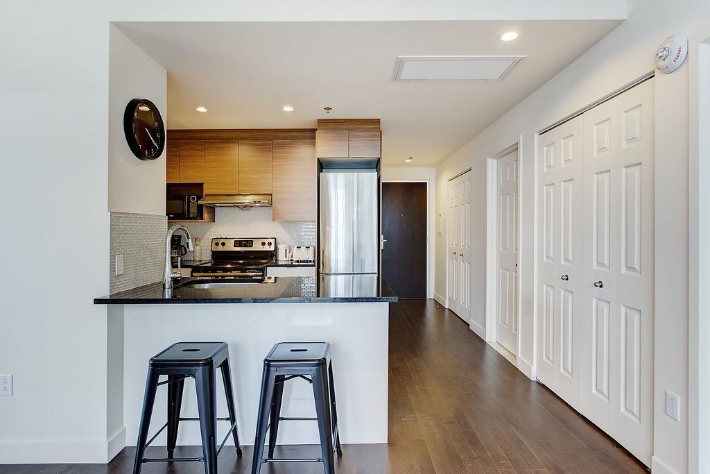 Bleury Furnished Apartment *