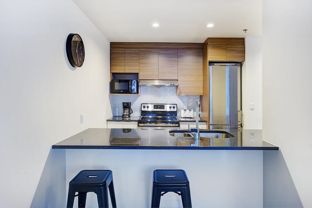 Bleury Furnished Apartment *
