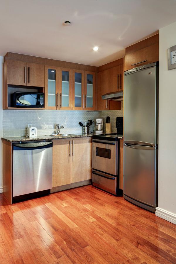 Bleury Furnished Apartment *