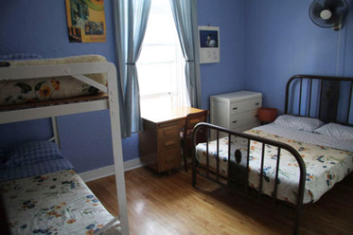 Auberge Du Plateau Hostel Montreal