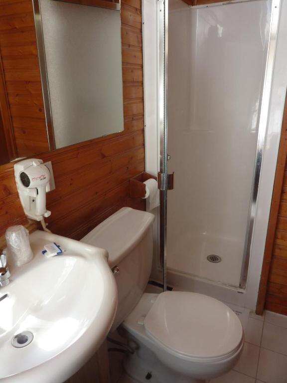Hotel Du Manoir St. Denis 2*