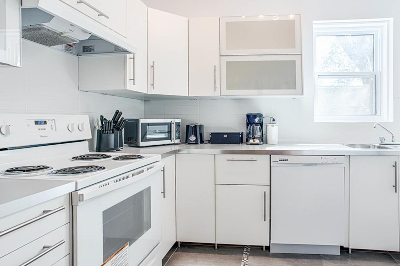 Modern Cote-Des-Neiges Suites By Sonder Montreal